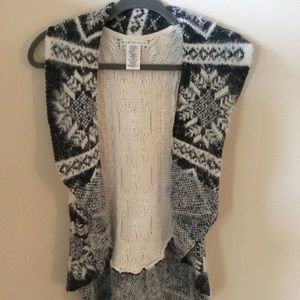 EUC BLACK WHITE GIRLS SWEATER VEST